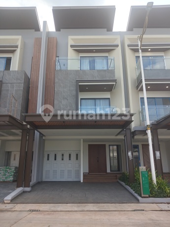 2-Story House in Pondok Indah
