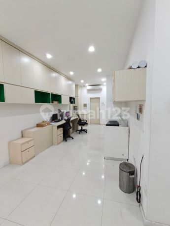 Dijual Ruko 4 Lt Full di Roxy Mas, LT 75 M², LB 300 M² Dijual Ruko 4 Lt Full di Roxy Mas, LT 75 M², LB 300 M²