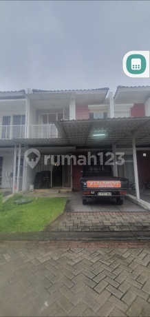 Residence One Red Sapphire - 2 Lantai, 3 Kamar, 4 Kamar Mandi