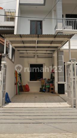 Rumah SHM Siap Huni 2 Lantai di Villa Taman Kartini Bekasi Timur Rumah SHM Siap Huni 2 Lantai di Villa Taman Kartini Bekasi Timur