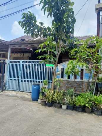 For Sale Ready-to-Occupy House in Grand Mahkota 1 Housing, Bekasi.