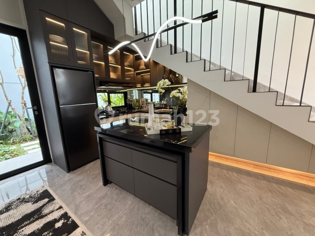 Luxury House in Alam Sutera Area Only 1B