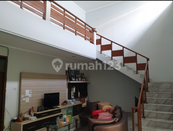 Rumah di Surya Setra, Ada Taman, Dekat Setrasari Plaza Rumah di Surya Setra, Ada Taman, Dekat Setrasari Plaza