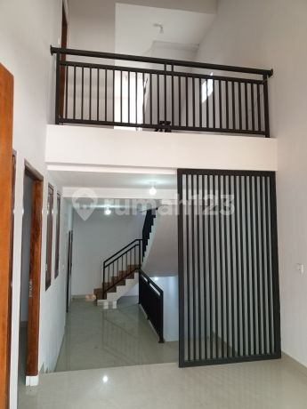 Di Jual Cepat Rumah 3 lantai di Poris Residence Kota Tangerang - (UMI041) 