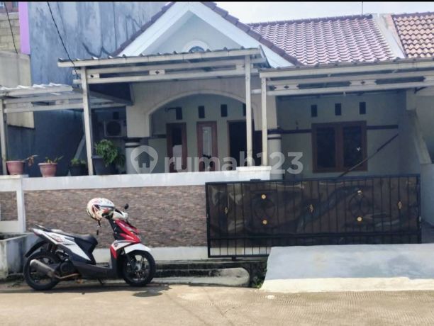 Dijual Cepat Rumah Secondary di Perum Jatijajar Estate Dijual Cepat Rumah Secondary di Perum Jatijajar Estate