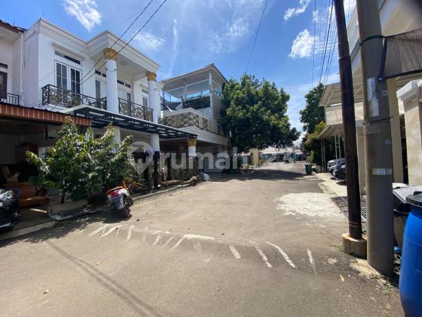 Jual Cepat Rumah Di The Live In Matoa Beji Depok. Kondisi Bagus . Selalu Terisi Kontrakan. Strategis Dekat Ke Univ Indonesia Depok