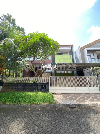 Dijual Rumah Posisi Hook di Kawasan Nieuw Indie Araya Malang