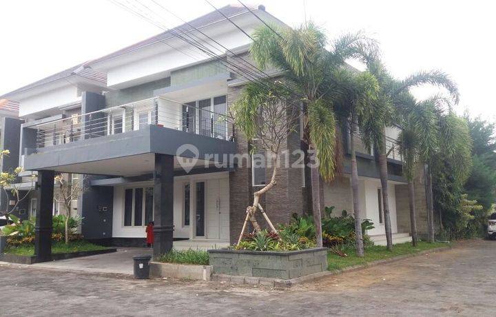 Rumah Modern Minimalis Kuta Palace Residence Dijual