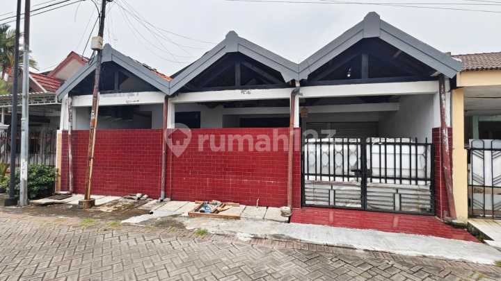 Sell Fast, Below Market ‼️ Affordable House in a Strategic Location at Cipta Menanggal, South Surabaya Sell Fast, Below Market ‼️ Affordable House in a Strategic Location at Cipta Menanggal, South Surabaya