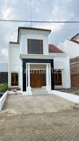 Rumah Dekat Stasiun Dan Alun-alun Sapphire Madani