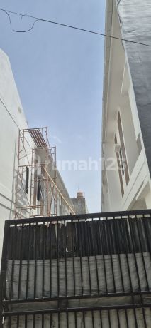 New House in Cluster, Strategic Location for Quick Sale 2 Floors New House in Cluster, Strategic Location for Quick Sale 2 Floors