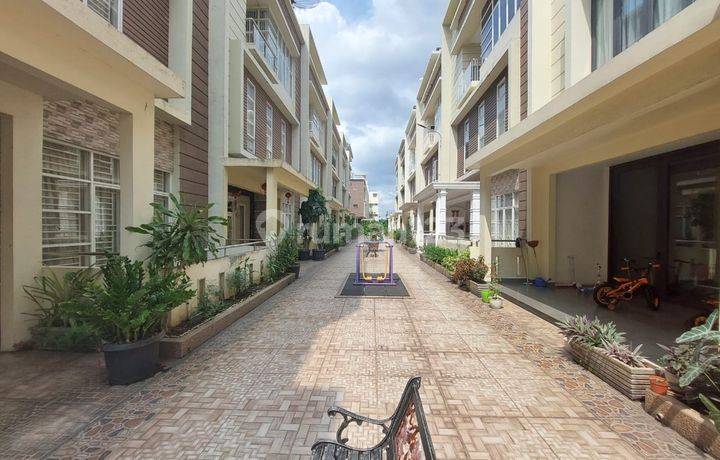 Furnished di Villa Makmur Garden
jl Tengku Amir Hamzah, Medan