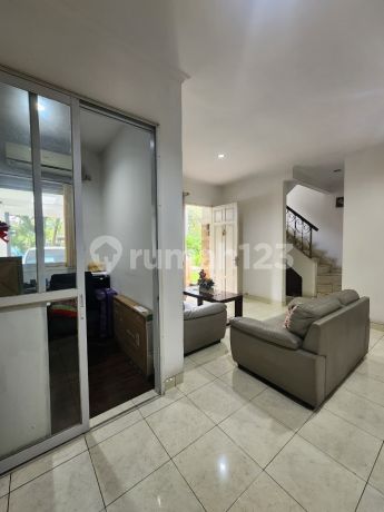 Wts / For Sale Ready-to-Occupy House, Strategic Location, and House Position Close to Park in Golden Vienna, BSD City, Serpong, South Tangerang, Banten Wts / For Sale Ready-to-Occupy House, Strategic Location, and House Position Close to Park in Golden Vienna, BSD City, Serpong, South Tangerang, Banten