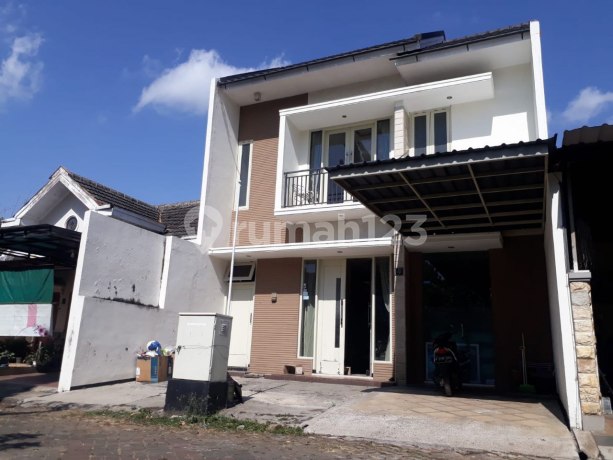 Rumah Bagus 2 Lantai Semi Furnish di Sengkaling Dau Malang Rumah Bagus 2 Lantai Semi Furnish di Sengkaling Dau Malang