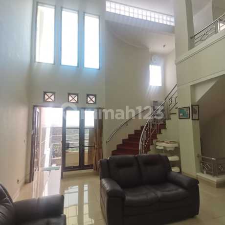 Rumah di Komplek Istana Regency pasteur dekat ke Tol pasteur 