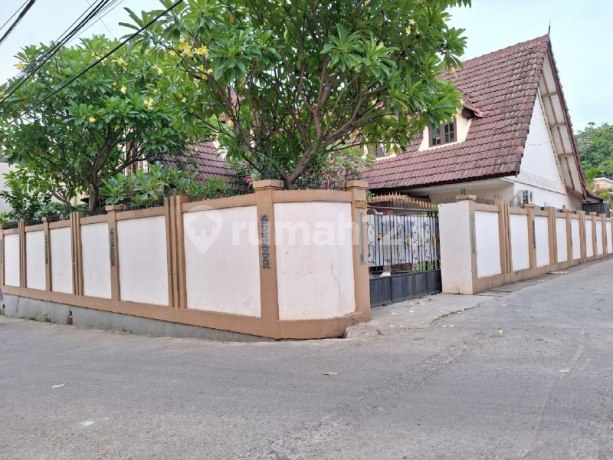 Rumah LANGKA dijual Murah 2 Lantai, LT 305, Pekayon, Bekasi dekat ke Galaxy
