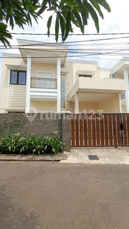 Rumah Baru Jatiwaringin Mewah Luas Dekat Akses Tol