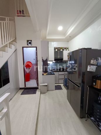 Rumah Tomang Sudah Renov, Jalan 2 Mobil