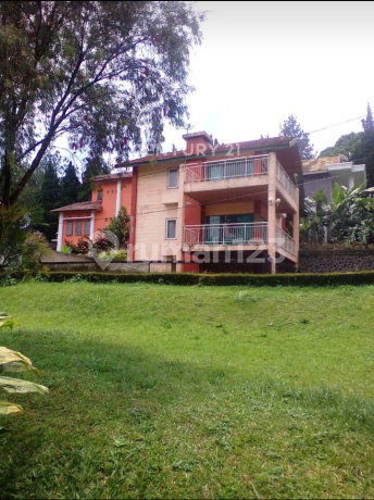 Rumah Villa di Villa Istana Bunga Parongpong Lembang Bandung Rumah Villa di Villa Istana Bunga Parongpong Lembang Bandung