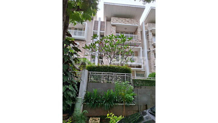 Dijual Town House Sherwood, Kelapa Gading
