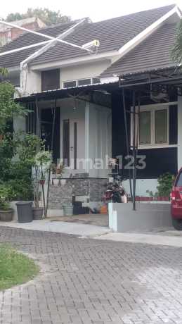Cool Dwelling Ready to Use Villa Krista Banyumanik