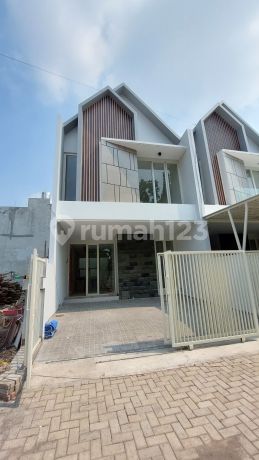 Rumah BARU 2 lantai di Manyar Tompotika, Surabaya Timur
