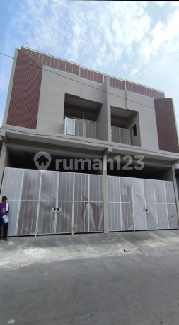 Rumah Tinggal Dan Kantor Di Raya Gunung Anyar, Baru Gress