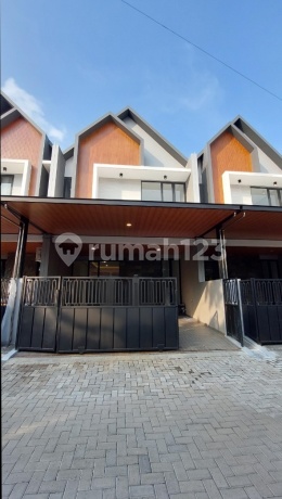 Rumah Baru Di Manyar Tompotika, Modern Minimalis