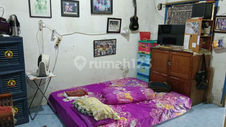 Rumah strategis Jl. Curug Agung Tanah Baru dekat Toll Krukut 