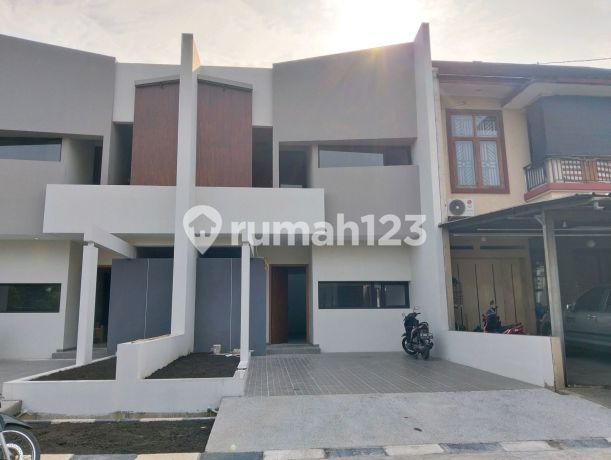 Nego Banyak Rumah 2 Lantai Minimalis Modern Dekat Buah Batu