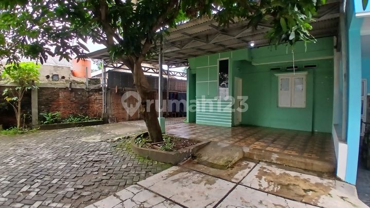 Asri House in Permata Depok Regency Near Station Asri House in Permata Depok Regency Near Station