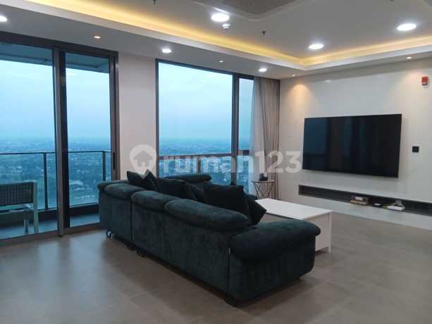 Apartemen Hillcrest House 4 Kamar Tidur Furnished View Golf Sewa