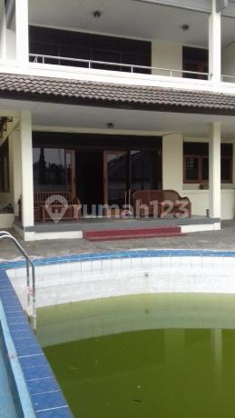 Rumah Dijual Luas Terawat di Jl Cipaku Indah , Kota Bandung