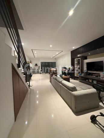 Ready-to-Occupy House in Setraduta Cemara, North Bandung