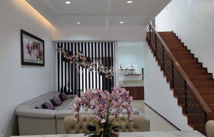 Jual Rumah Lux Singgasana Pradana Siap Huni