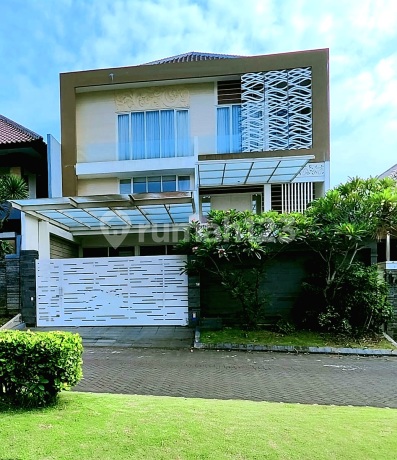 Rumah Mewah Furnished di Istana Dieng, Malang