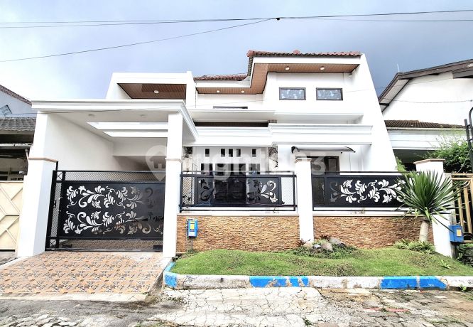 Rumah Bagus, 2 lantai di PBI Araya Malang