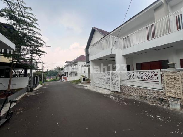 Rumah 2 Lantai Dalam Perumahan Area Cilodong 5 Menit Alun2 Depok Rumah 2 Lantai Dalam Perumahan Area Cilodong 5 Menit Alun2 Depok