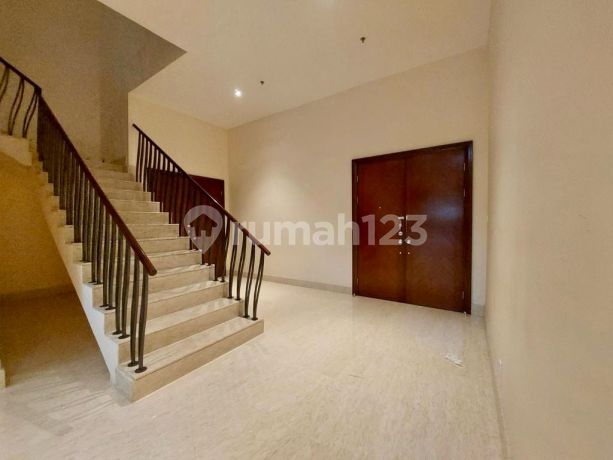 Town House Pakubuwono Residence 4 Bedroom For Sale