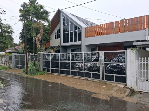 Bebas Banjir, Rumah, 2 Lantai,