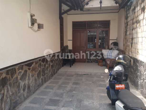 Rumah Dekat Bandung Indah Golf di Batuwangi, Sukamenak