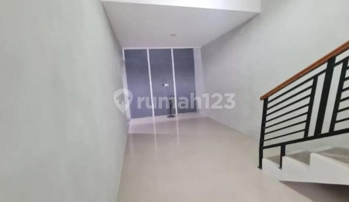 Rumah Siap Huni 3 Lantai di Matahari Asri, Baleendah