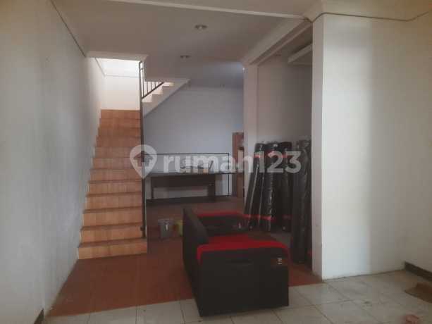 Rumah 2 Lantai Lingkungan Nyaman di Matahari Stella, Baleendah