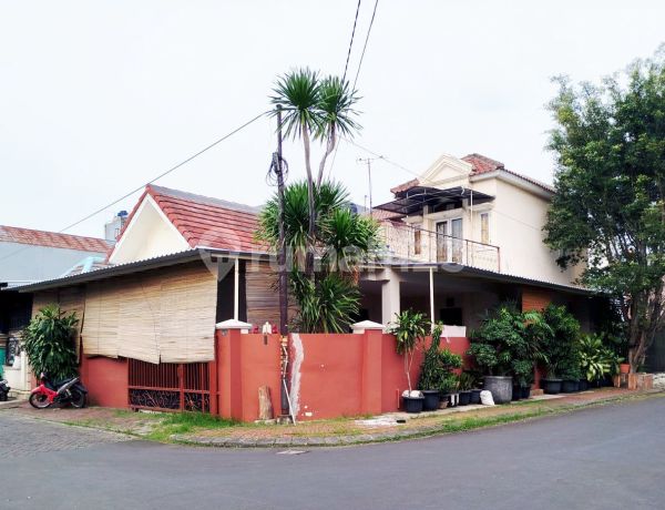 Duta Garden Two-Story House For Quick Sale Near Soetta Airport Duta Garden Two-Story House For Quick Sale Near Soetta Airport