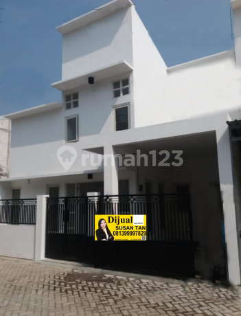 Rumah Full Renov Perumahan De Alamuda Residence Kebraon Surabaya