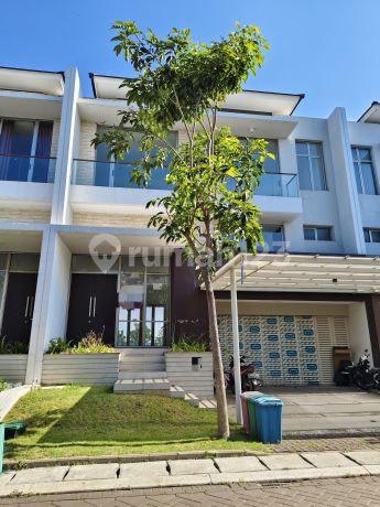 Dijual Rumah 3 Lantai Akses Ramai di Cluster Springville PIK 2 Dijual Rumah 3 Lantai Akses Ramai di Cluster Springville PIK 2