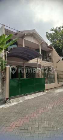 Best Price, Rumah 2 Lantai, Selangkah Ke Hr Muhammad, Pradah Permai, Surabaya Barat, Jawa Timur Rumah SHM Best Price, Rumah 2 Lantai, Selangkah Ke Hr Muhammad, Pradah Permai, Surabaya Barat, Jawa Timur Rumah SHM