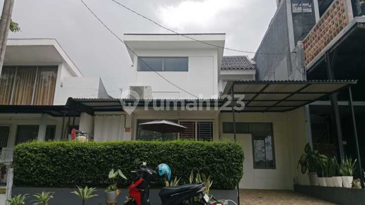 Dijual Rumah 2 Lantai di Taman Picadilly Lippo Cikarang