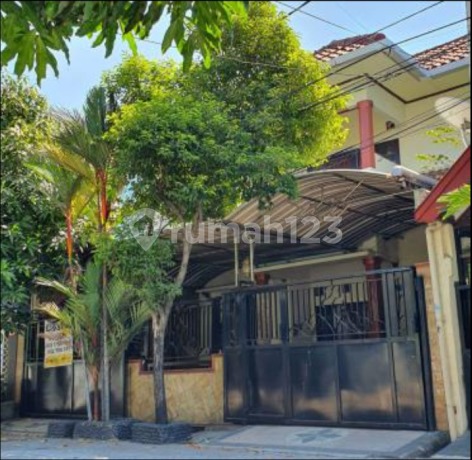 Rumah 2 Lantai di Jl. Kebraon Indah Permai Blok I-15
, Surabaya