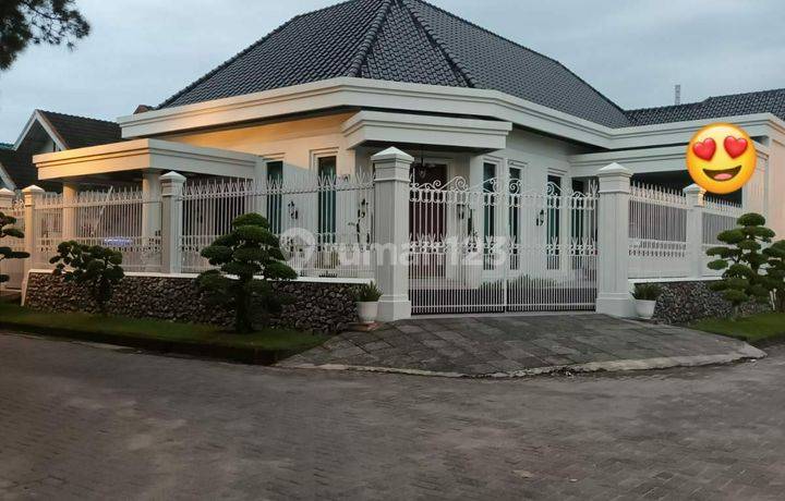 Rumaah Mewah Tasbih 1 Full Furnish Setia Budi